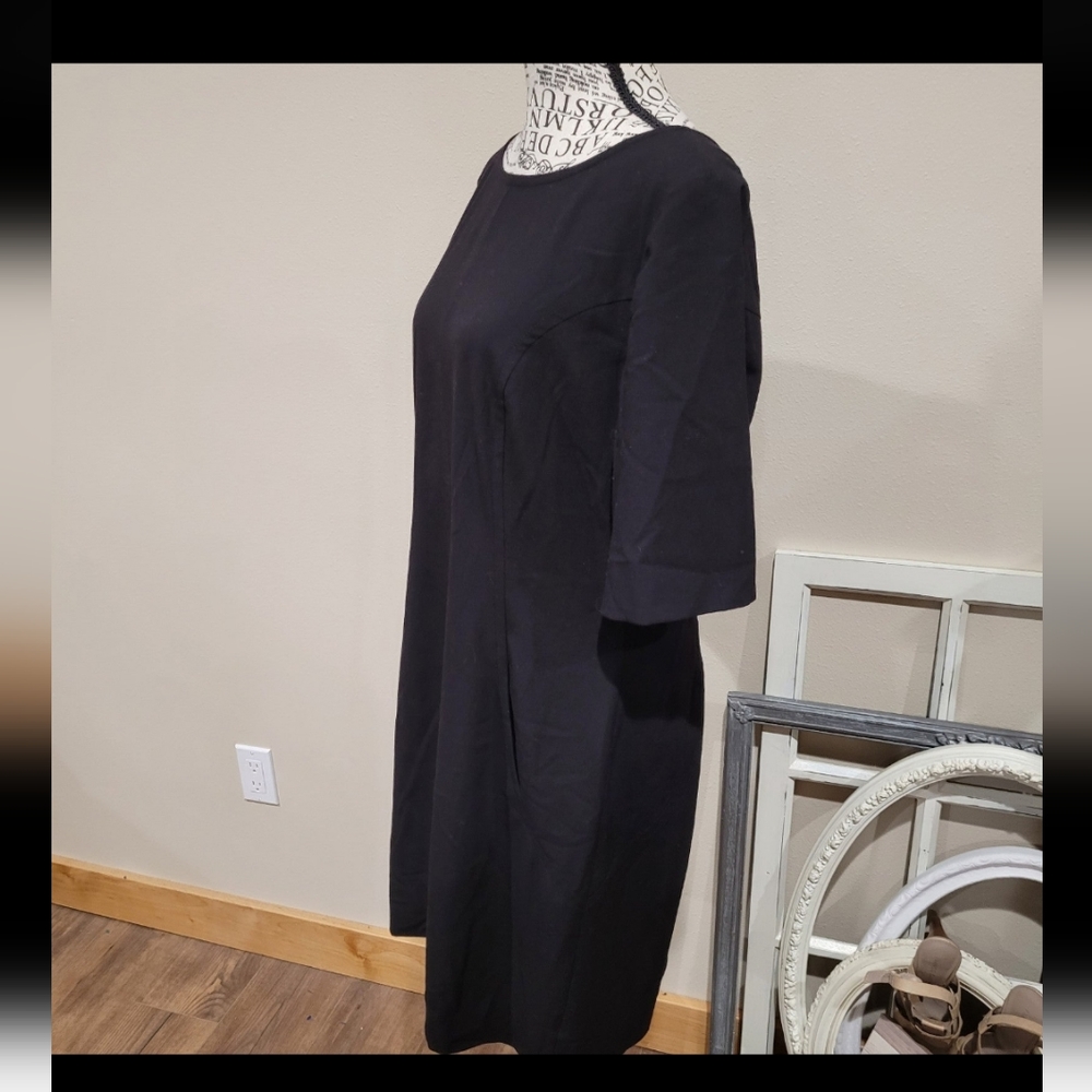 Tahari Black minalmalist sheath dress Womens SZ 12P. w/long back zipper